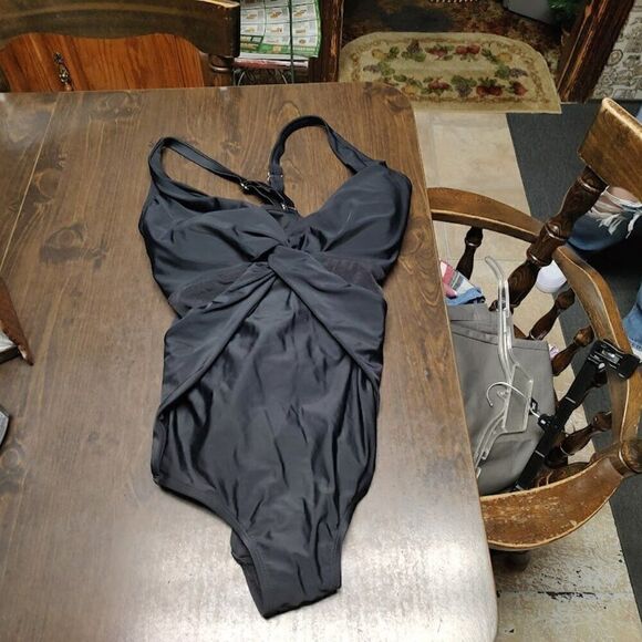 New Terra & Sky Black Twist With Mesh Panel 1 Piece Bathing Suit Women's 2X - Picture 1 of 3